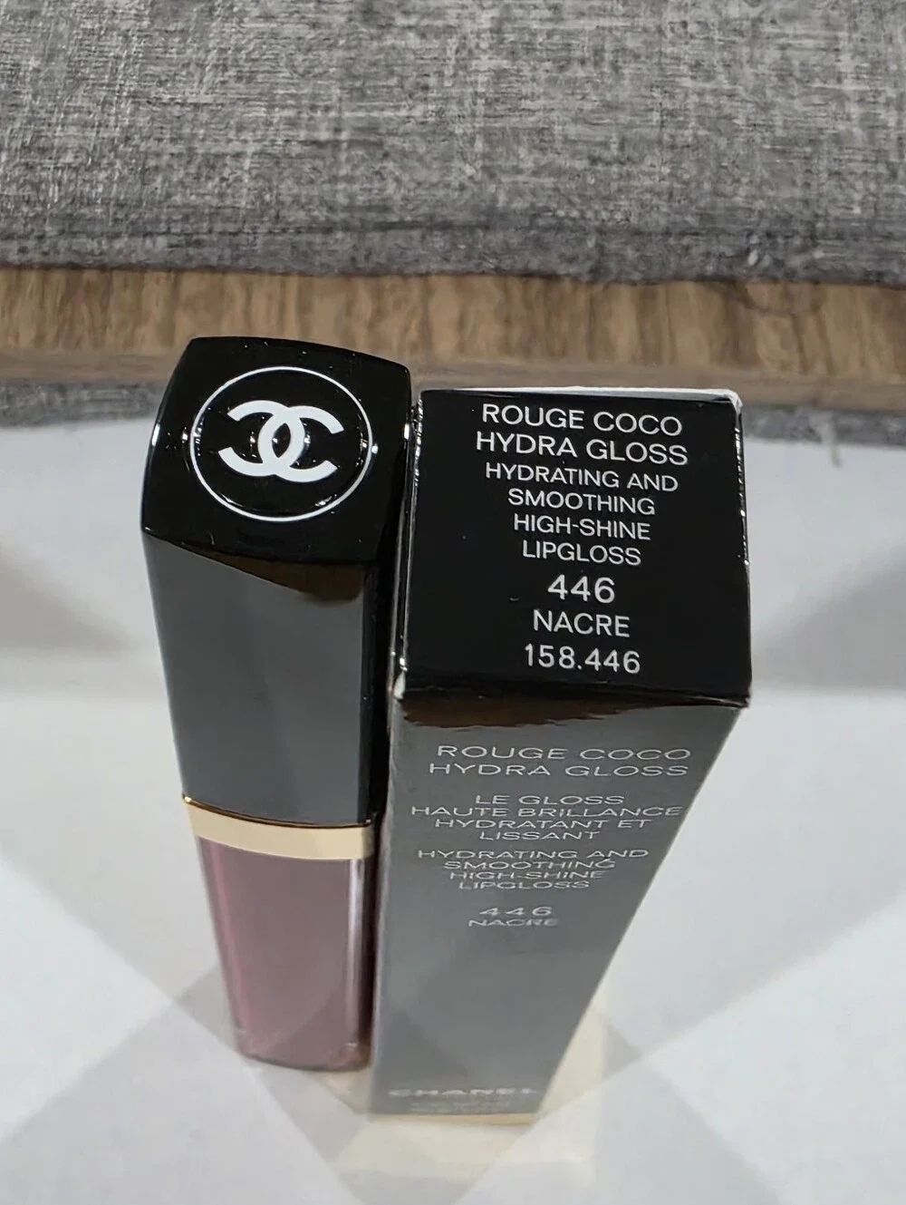 CHANEL ROUGE COCO HYDRA GLOSS 446 - NACRE. BNIB